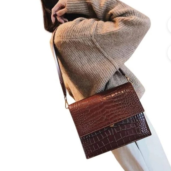 BNWT vegan crocodile leather brown structure purse - Picture 8 of 9